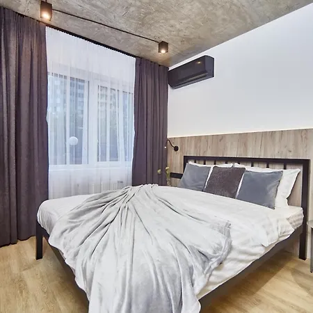 Arcadia Self Check-in Apart Otel Odessa