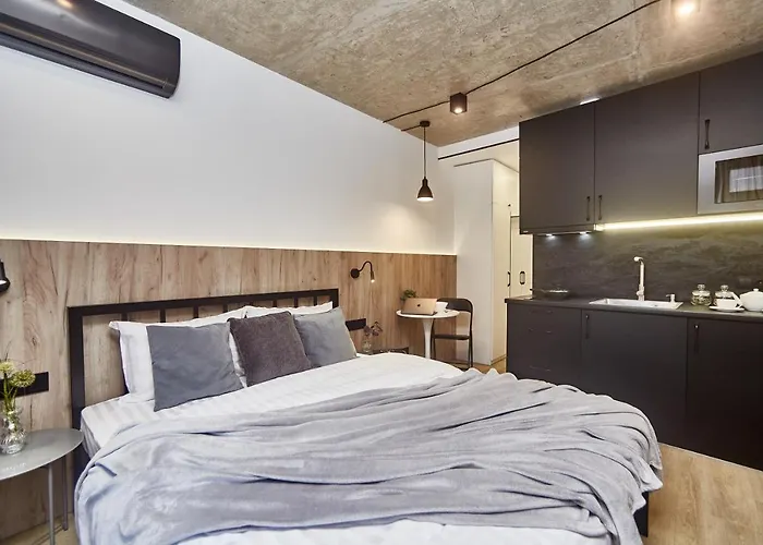 Arcadia Self Check-in Aparthotel 4*